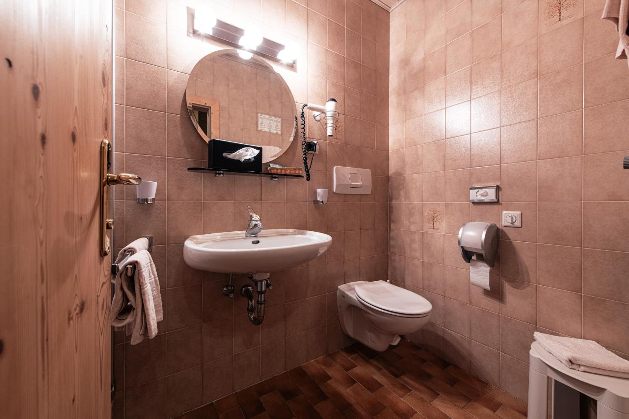 Hotel Goldene Rose Monguelfo-Tesido / Welsberg-Taisten Esterno foto